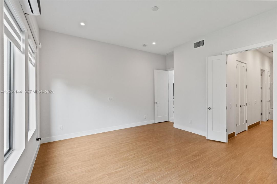 В аренду: $7,500 (3 спален, 3 ванн, 2554 Квадратных фут)