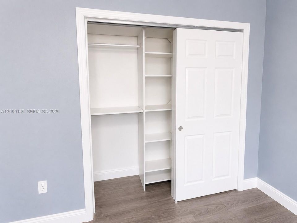 В аренду: $2,300 (2 спален, 1 ванн, 25899 Квадратных фут)