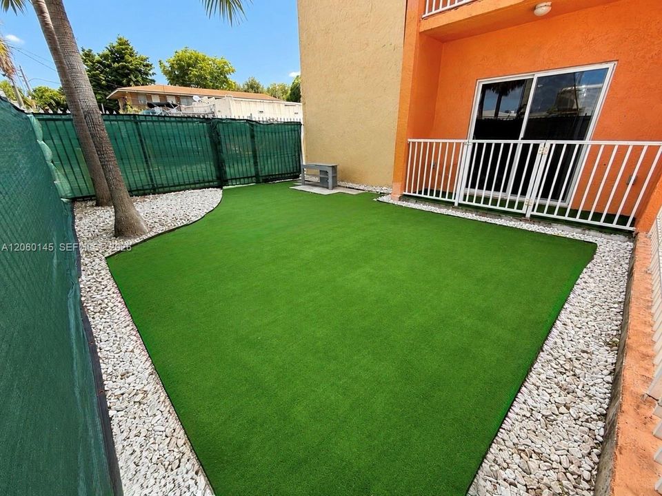 В аренду: $2,300 (2 спален, 1 ванн, 25899 Квадратных фут)