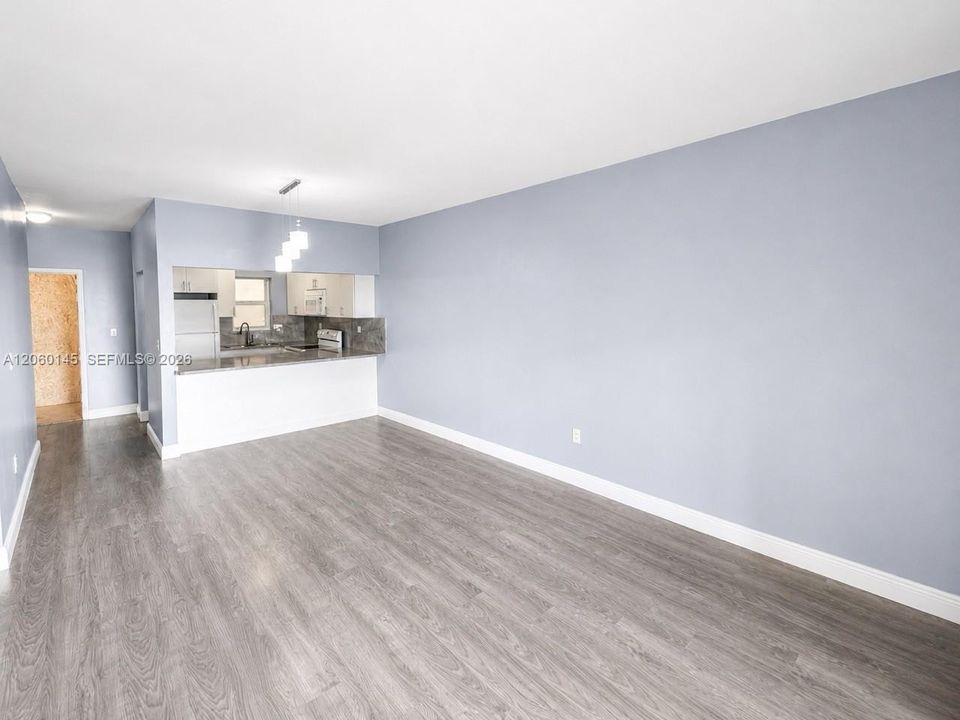 В аренду: $2,300 (2 спален, 1 ванн, 25899 Квадратных фут)