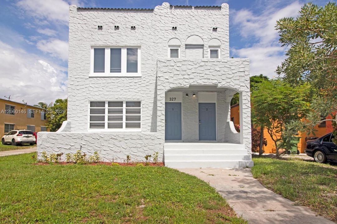 For Rent: $2,950 (3 beds, 1 baths, 4546 Square Feet)