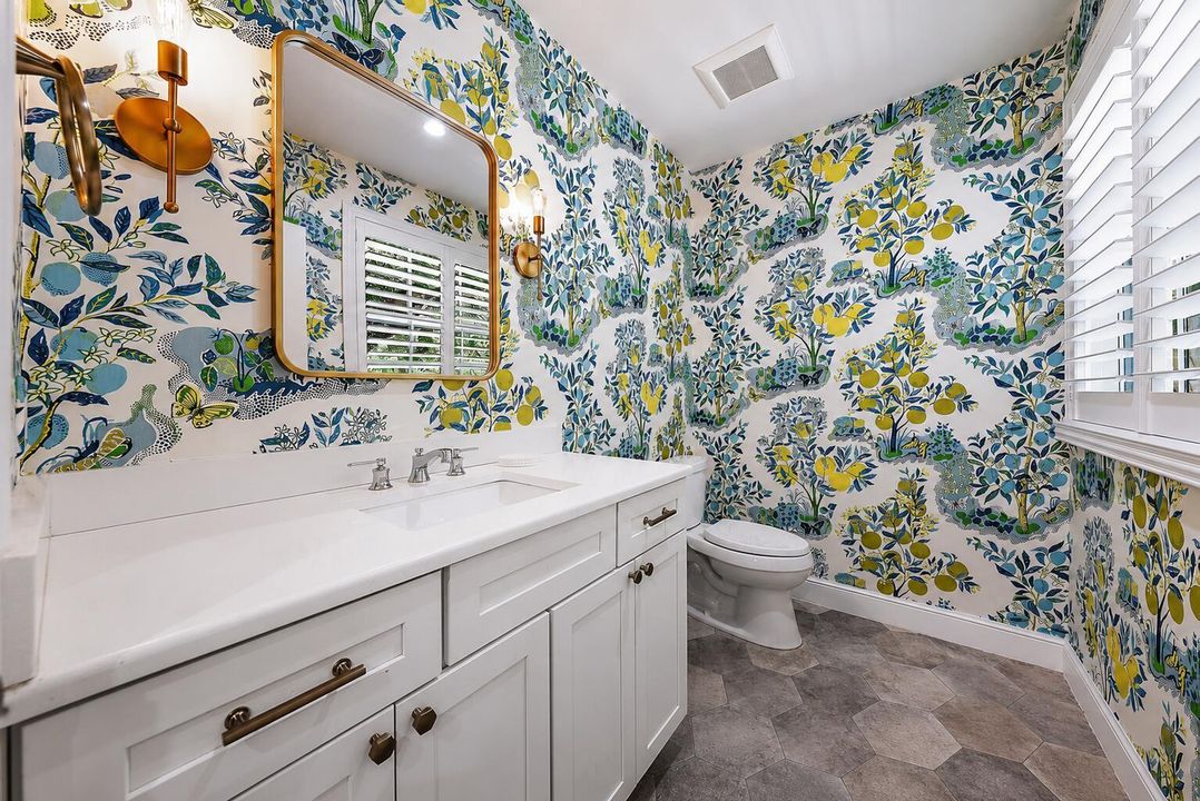 POWDER ROOM