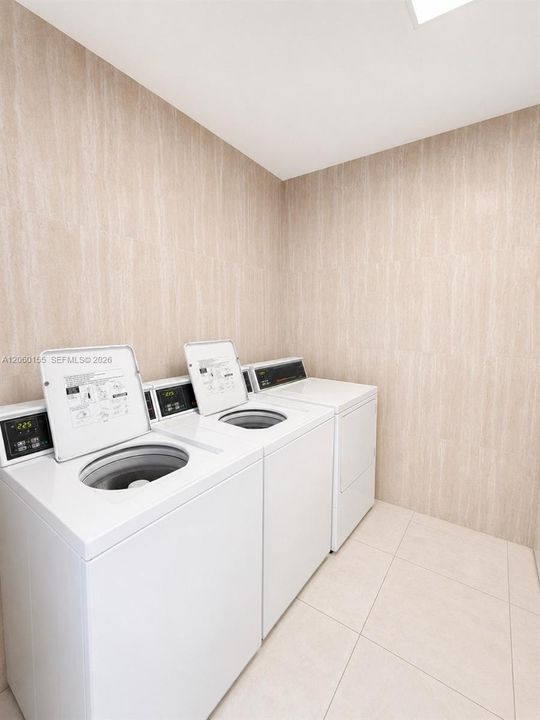 For Rent: $2,100 (1 beds, 1 baths, 712 Square Feet)