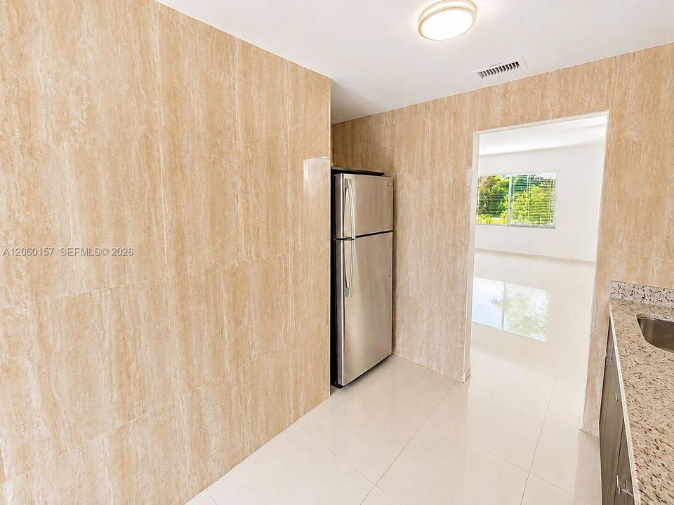 For Rent: $2,100 (1 beds, 1 baths, 680 Square Feet)