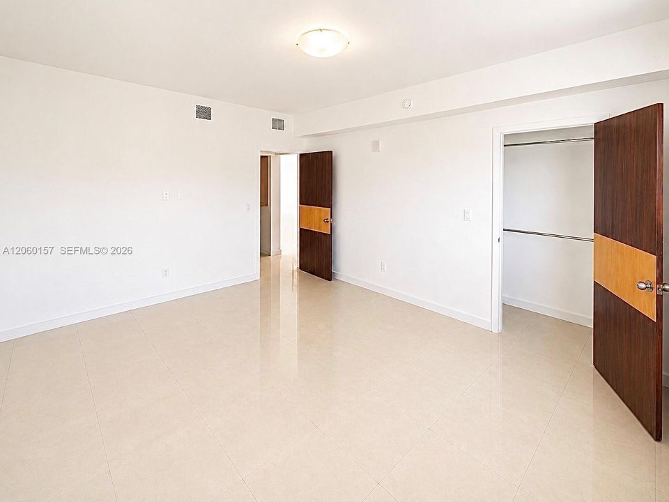 For Rent: $2,100 (1 beds, 1 baths, 680 Square Feet)
