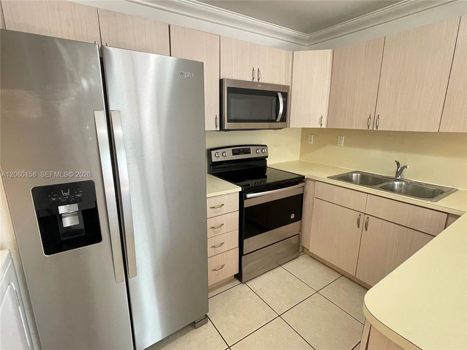 В аренду: $2,450 (3 спален, 2 ванн, 1120 Квадратных фут)
