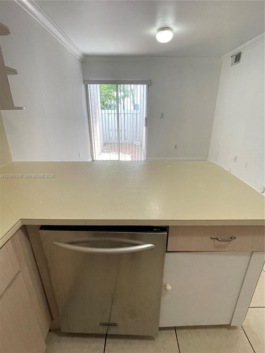 В аренду: $2,450 (3 спален, 2 ванн, 1120 Квадратных фут)