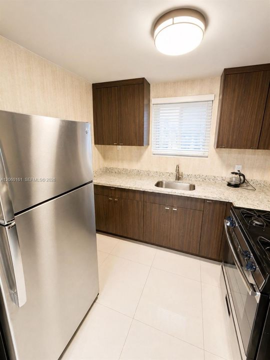 For Rent: $2,100 (1 beds, 1 baths, 752 Square Feet)