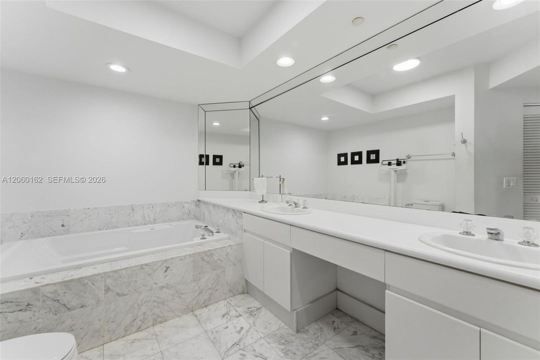 На продажу: $845,000 (2 спален, 2 ванн, 1760 Квадратных фут)