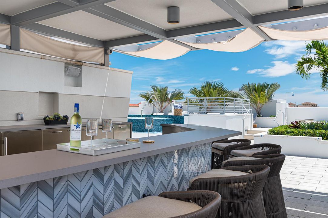3 Rooftop Bar