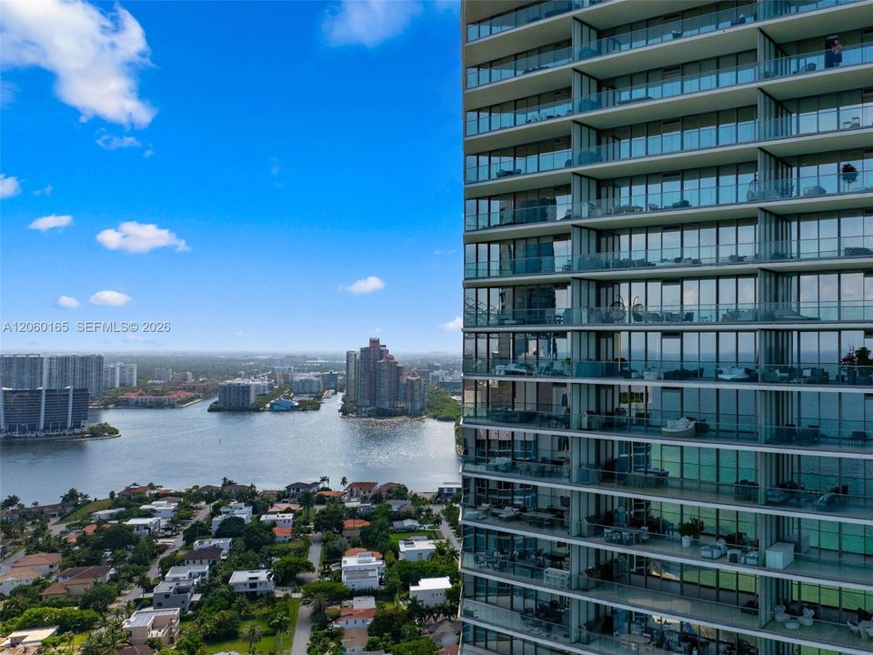На продажу: $3,999,000 (3 спален, 3 ванн, 2271 Квадратных фут)