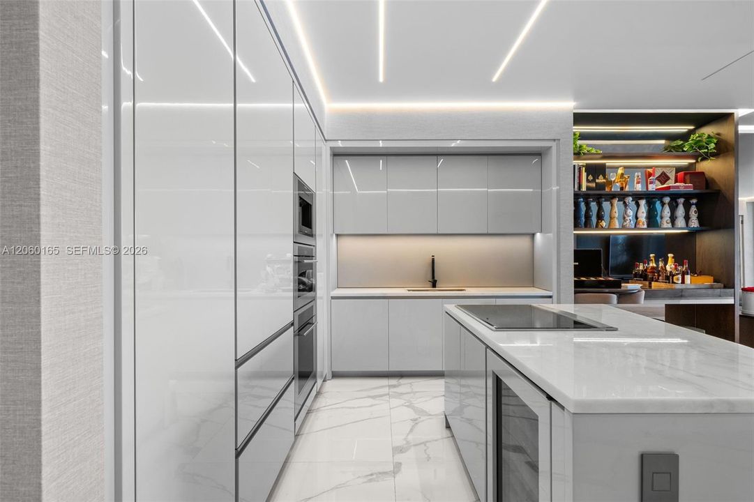 На продажу: $3,999,000 (3 спален, 3 ванн, 2271 Квадратных фут)