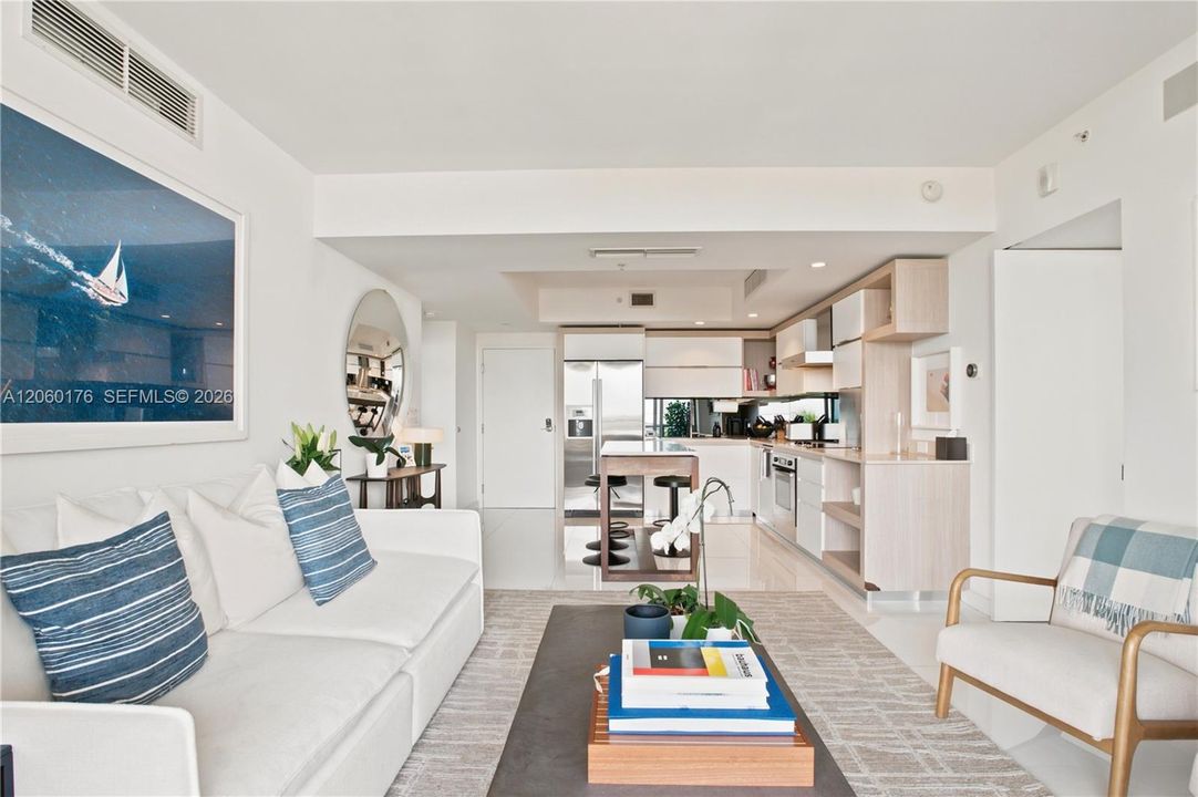 На продажу: $925,000 (2 спален, 2 ванн, 956 Квадратных фут)