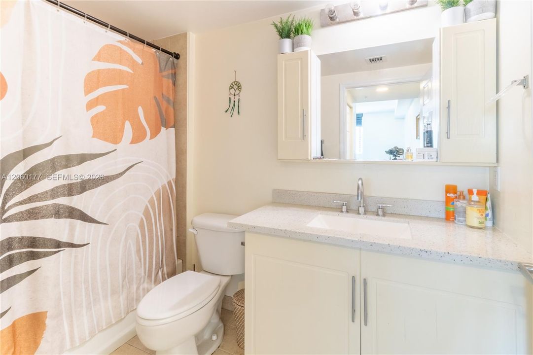 For Sale: $520,000 (2 beds, 2 baths, 1087 Square Feet)