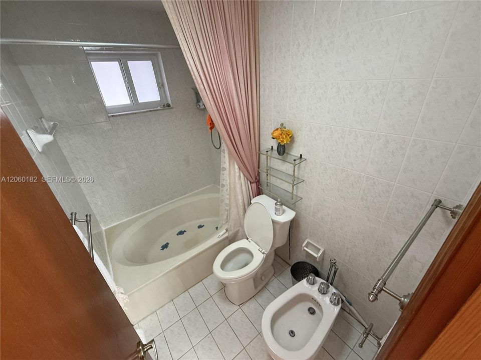 На продажу: $699,000 (3 спален, 2 ванн, 1538 Квадратных фут)