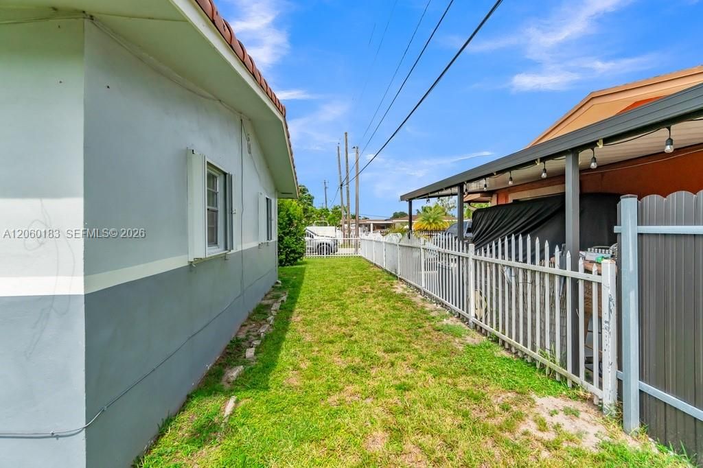 На продажу: $512,000 (3 спален, 2 ванн, 1400 Квадратных фут)