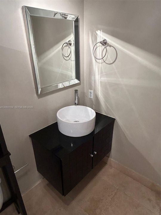 В аренду: $1,950 (1 спален, 1 ванн, 670 Квадратных фут)
