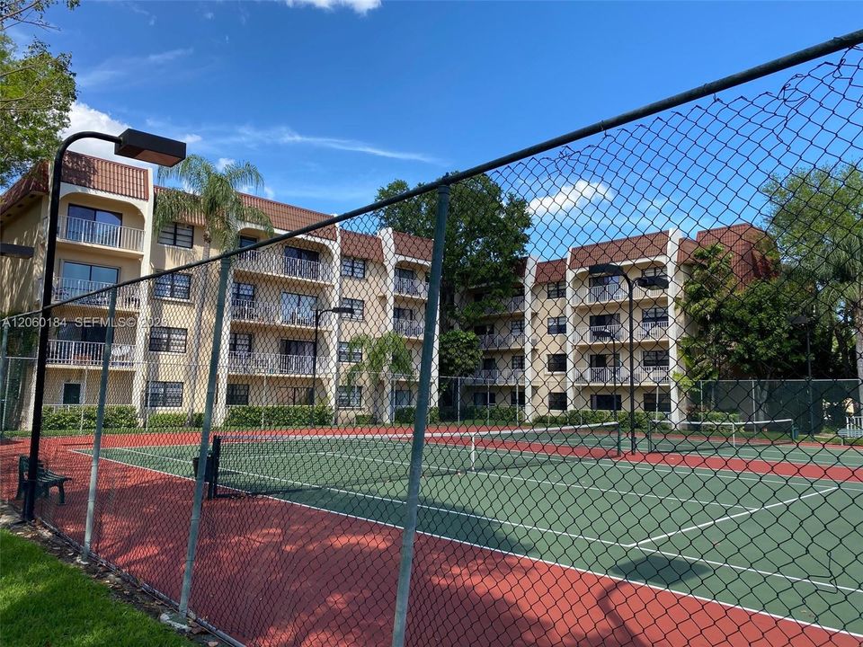 В аренду: $1,950 (1 спален, 1 ванн, 670 Квадратных фут)