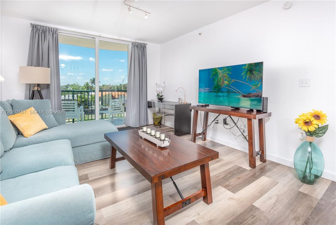 En Venta: $399,999 (1 camas, 1 baños, 830 Pies cuadrados)