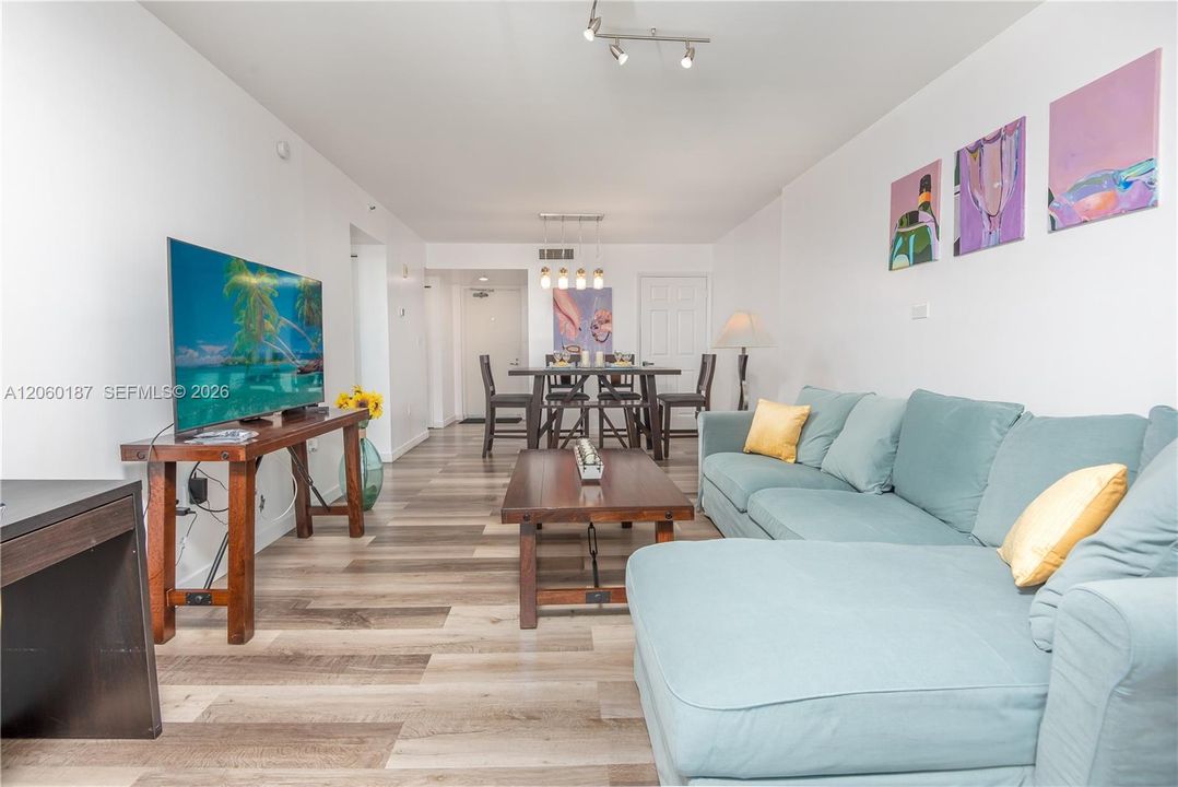 En Venta: $399,999 (1 camas, 1 baños, 830 Pies cuadrados)