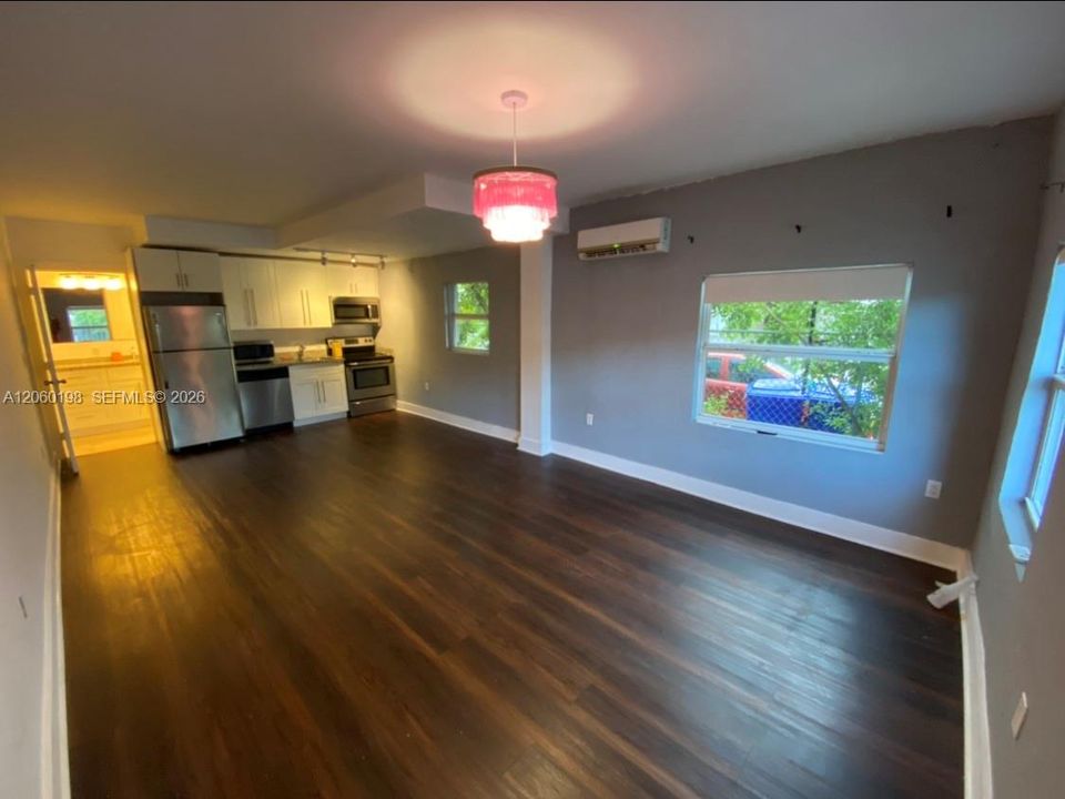 En Renta: $1,650 (0 camas, 1 baños, 4080 Pies cuadrados)