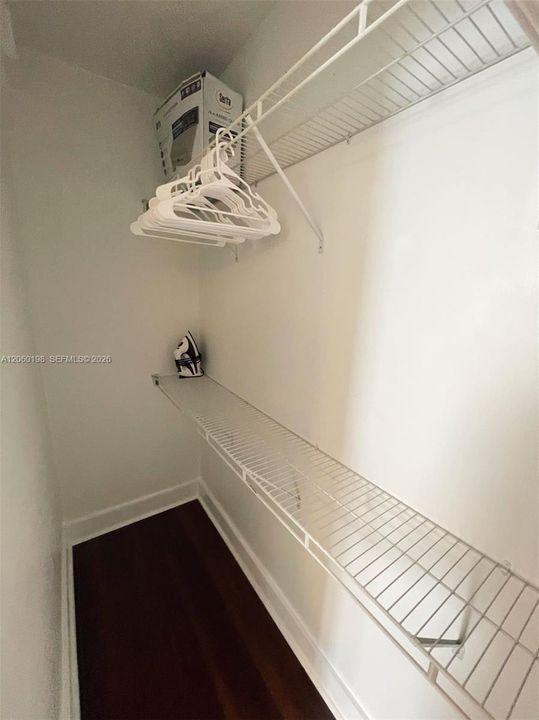 En Renta: $1,650 (0 camas, 1 baños, 4080 Pies cuadrados)