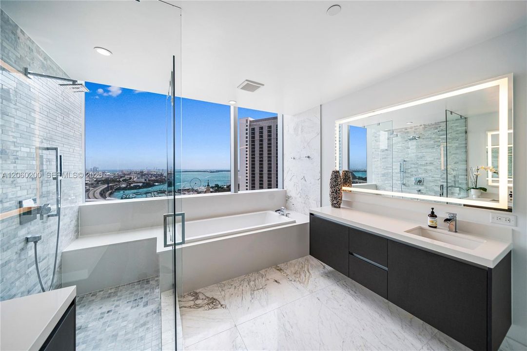 En Venta: $1,650,000 (3 camas, 4 baños, 2188 Pies cuadrados)
