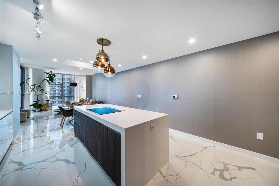 En Venta: $1,650,000 (3 camas, 4 baños, 2188 Pies cuadrados)