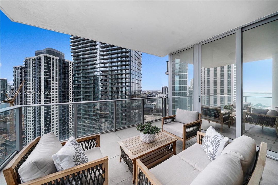 En Venta: $1,650,000 (3 camas, 4 baños, 2188 Pies cuadrados)