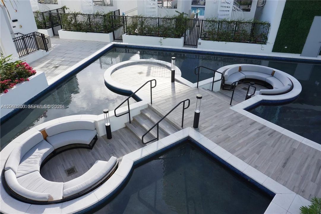 En Venta: $1,650,000 (3 camas, 4 baños, 2188 Pies cuadrados)