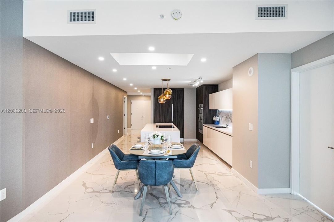 En Venta: $1,650,000 (3 camas, 4 baños, 2188 Pies cuadrados)