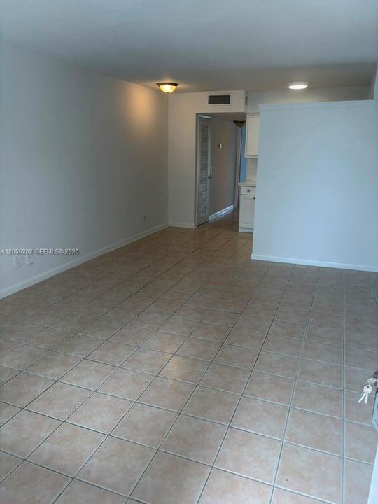В аренду: $1,800 (1 спален, 1 ванн, 650 Квадратных фут)