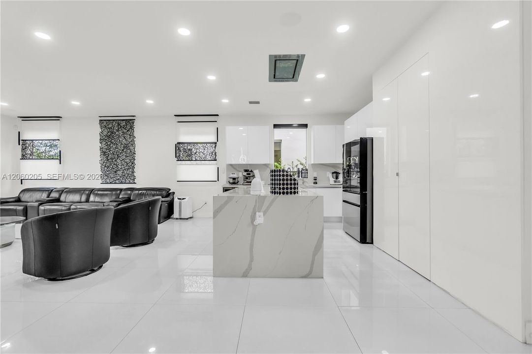 For Sale: $1,399,000 (5 beds, 5 baths, 3113 Square Feet)