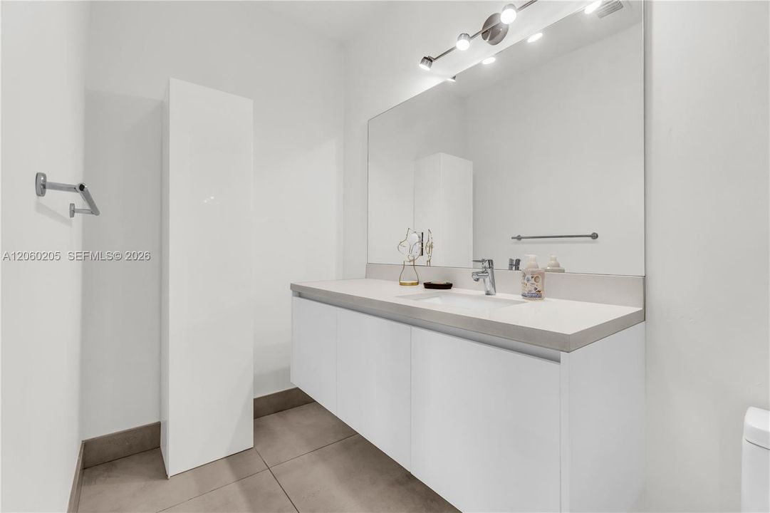 For Sale: $1,399,000 (5 beds, 5 baths, 3113 Square Feet)