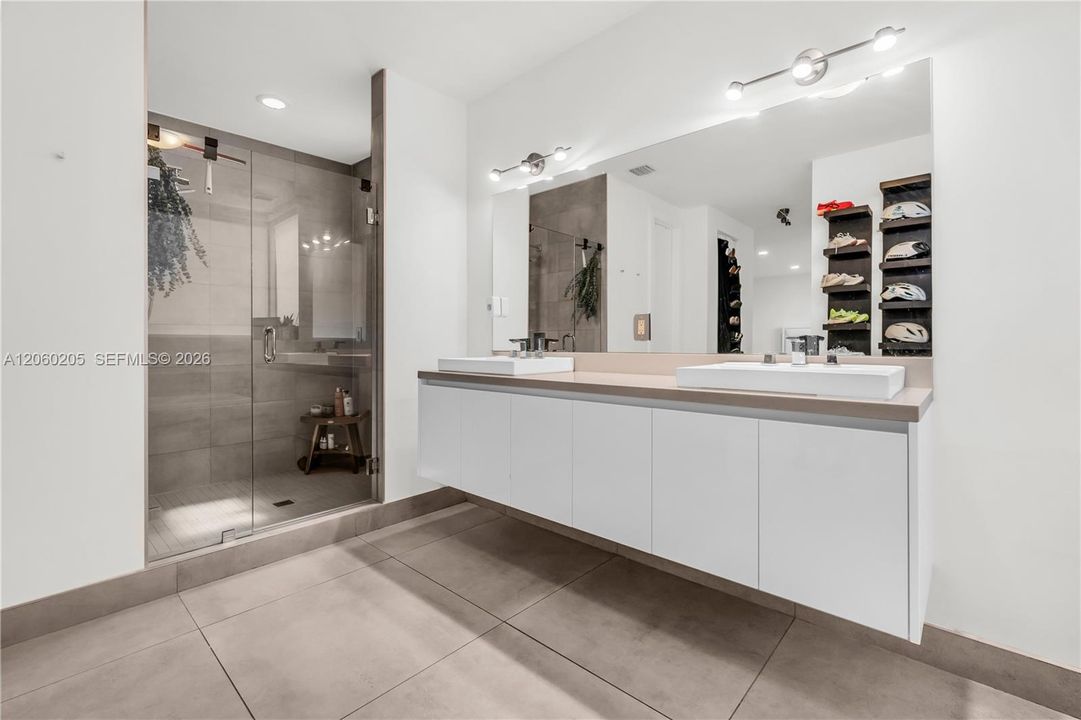 For Sale: $1,399,000 (5 beds, 5 baths, 3113 Square Feet)