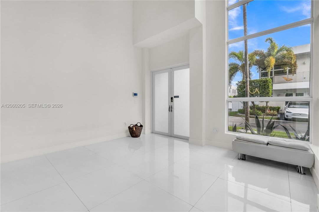 For Sale: $1,399,000 (5 beds, 5 baths, 3113 Square Feet)