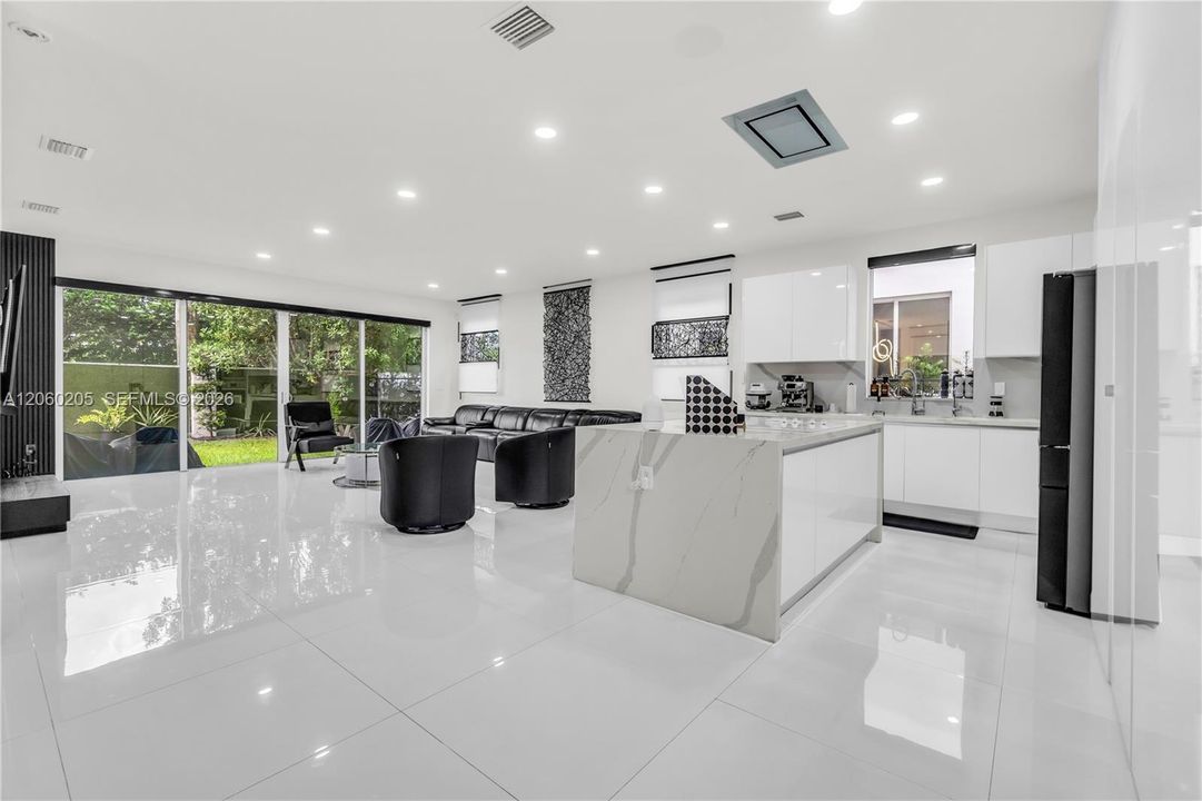 For Sale: $1,399,000 (5 beds, 5 baths, 3113 Square Feet)