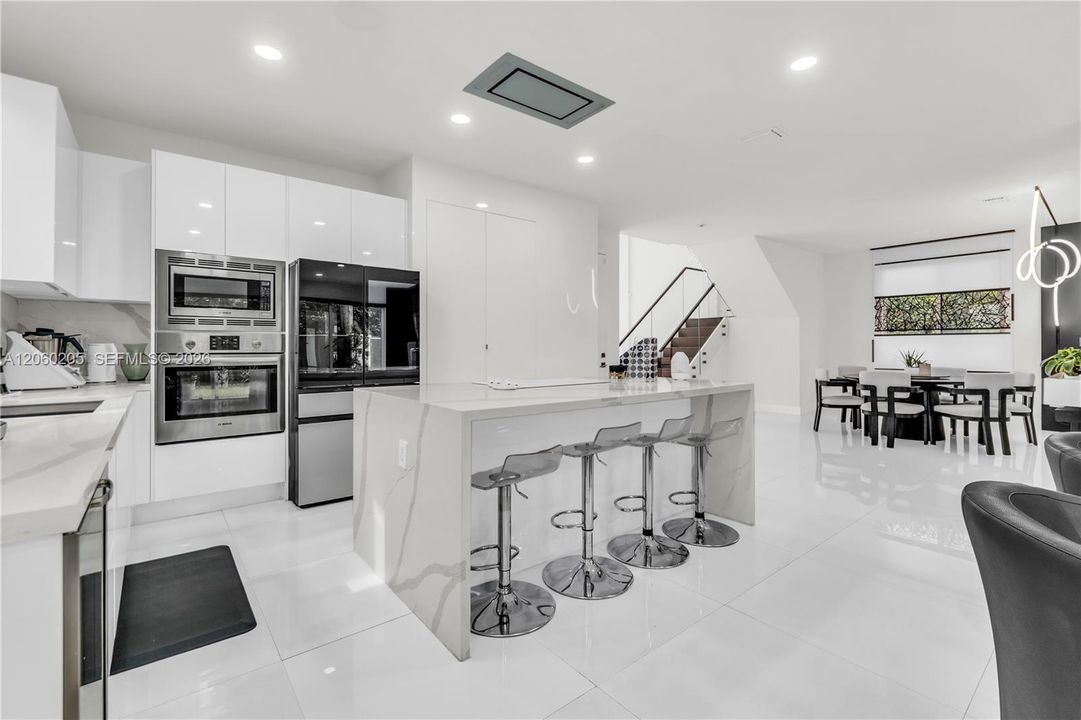 For Sale: $1,399,000 (5 beds, 5 baths, 3113 Square Feet)