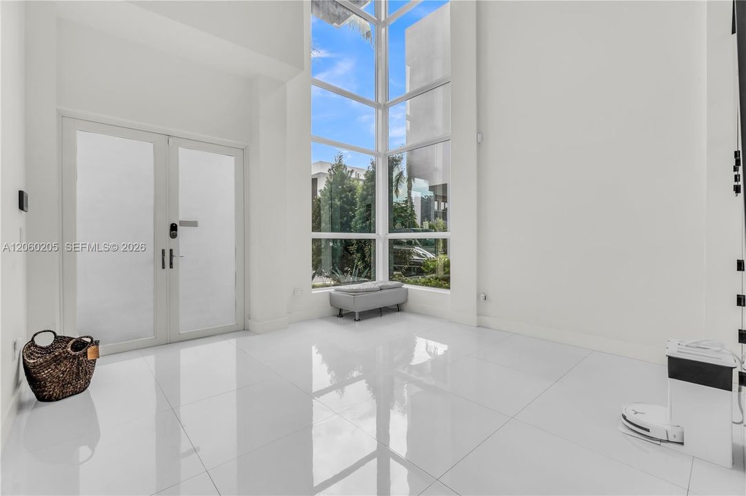 For Sale: $1,399,000 (5 beds, 5 baths, 3113 Square Feet)