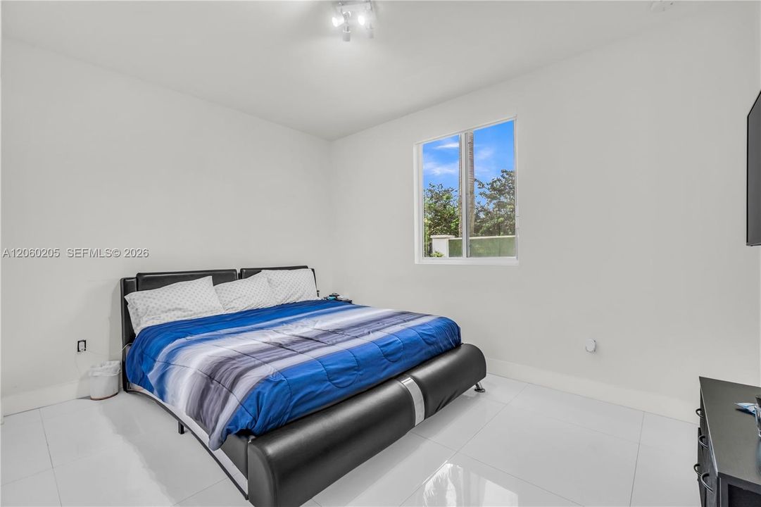 For Sale: $1,399,000 (5 beds, 5 baths, 3113 Square Feet)