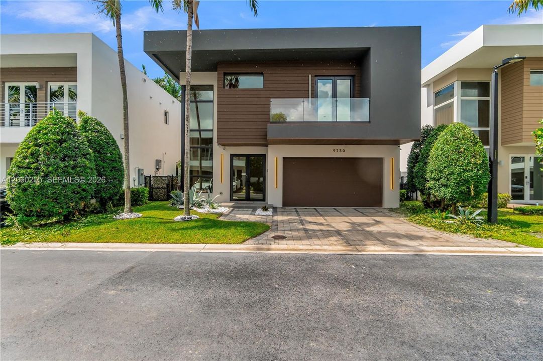 For Sale: $1,399,000 (5 beds, 5 baths, 3113 Square Feet)