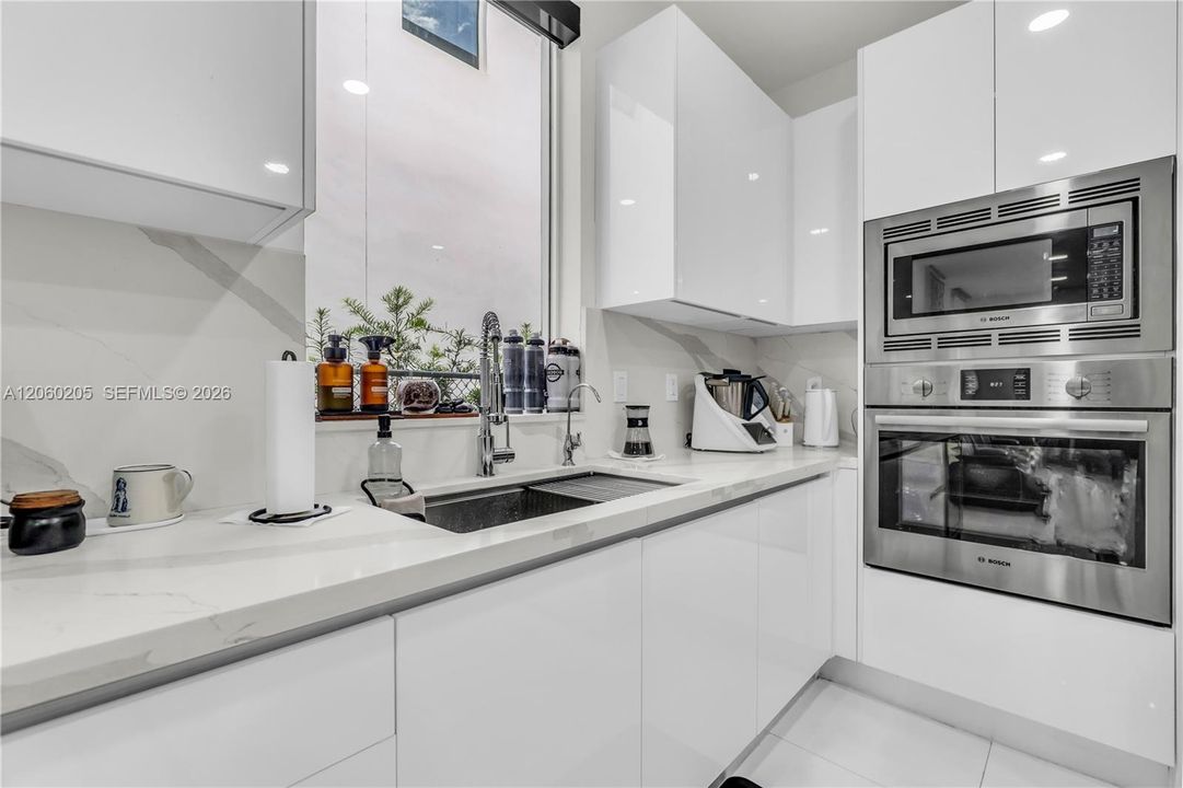 For Sale: $1,399,000 (5 beds, 5 baths, 3113 Square Feet)