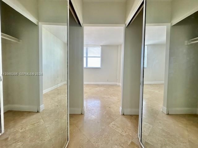 For Rent: $2,250 (1 beds, 1 baths, 895 Square Feet)