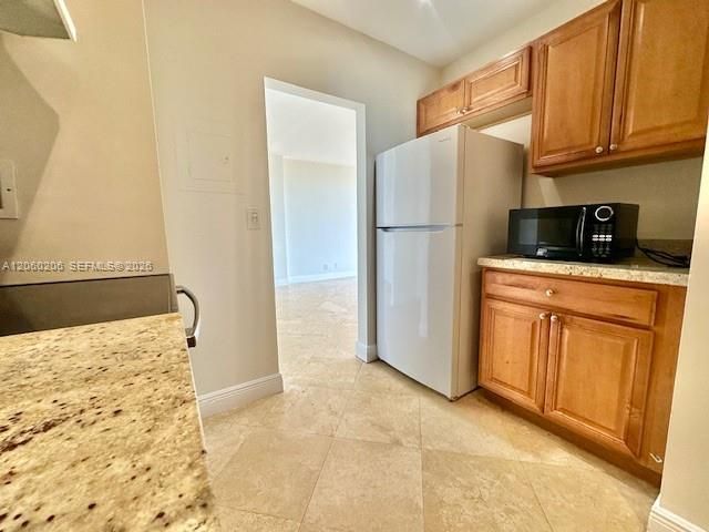 For Rent: $2,250 (1 beds, 1 baths, 895 Square Feet)
