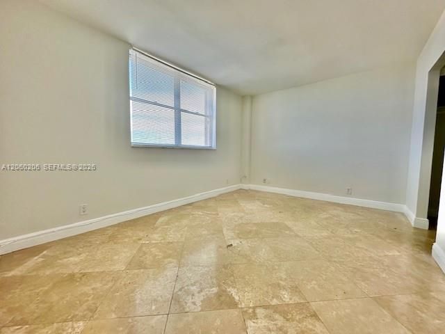 For Rent: $2,250 (1 beds, 1 baths, 895 Square Feet)