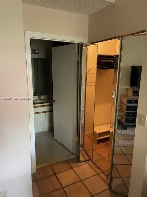 На продажу: $305,000 (3 спален, 2 ванн, 1526 Квадратных фут)