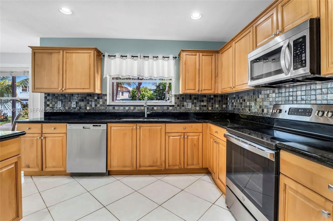 For Sale: $998,000 (5 beds, 3 baths, 3417 Square Feet)