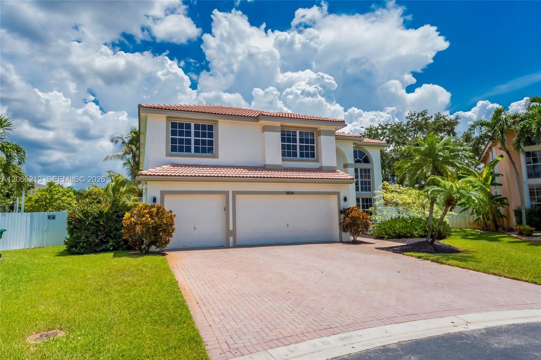 For Sale: $998,000 (5 beds, 3 baths, 3417 Square Feet)
