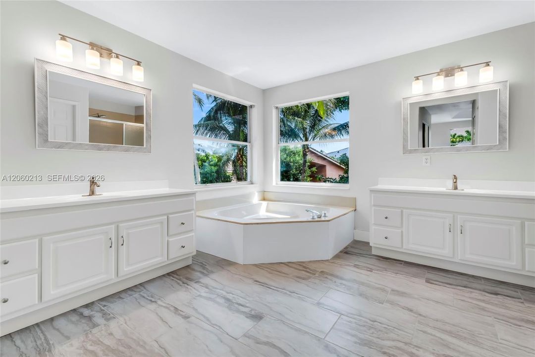 For Sale: $998,000 (5 beds, 3 baths, 3417 Square Feet)