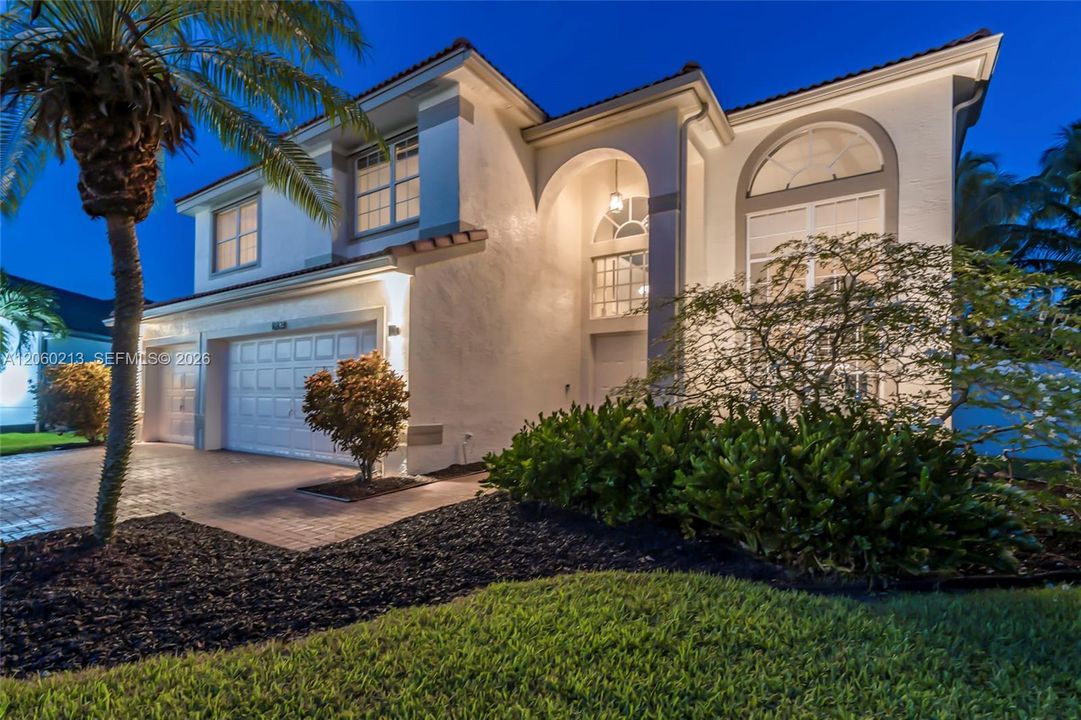 For Sale: $998,000 (5 beds, 3 baths, 3417 Square Feet)